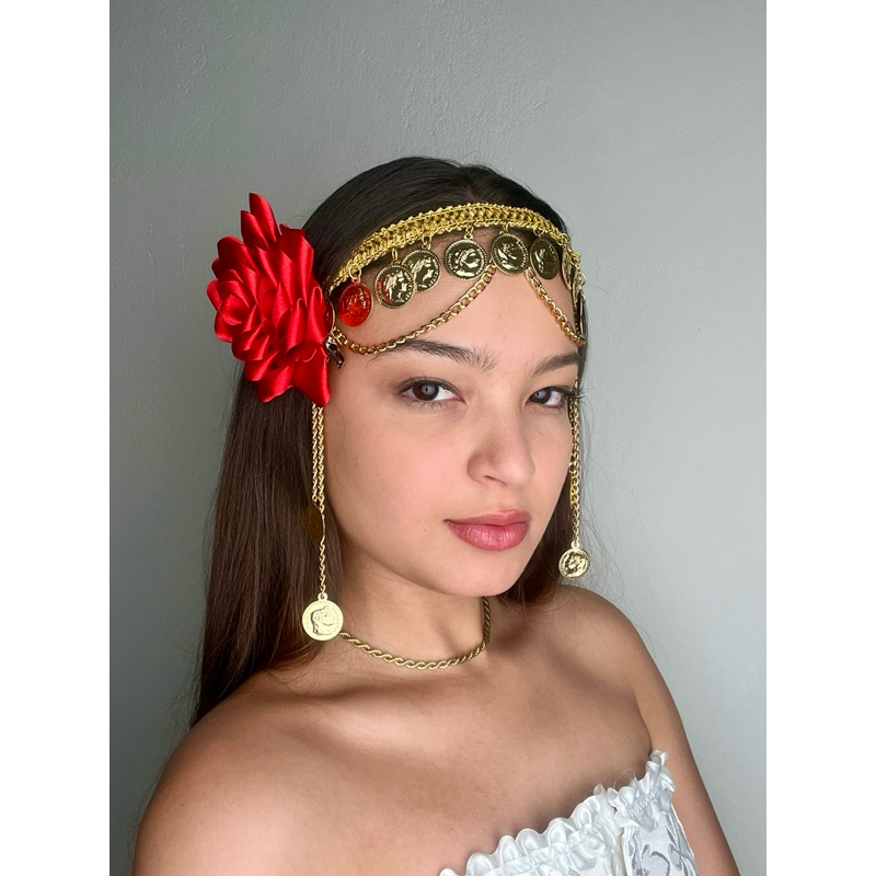 tiara testeira cigana com medalhão, correntes e flor removível