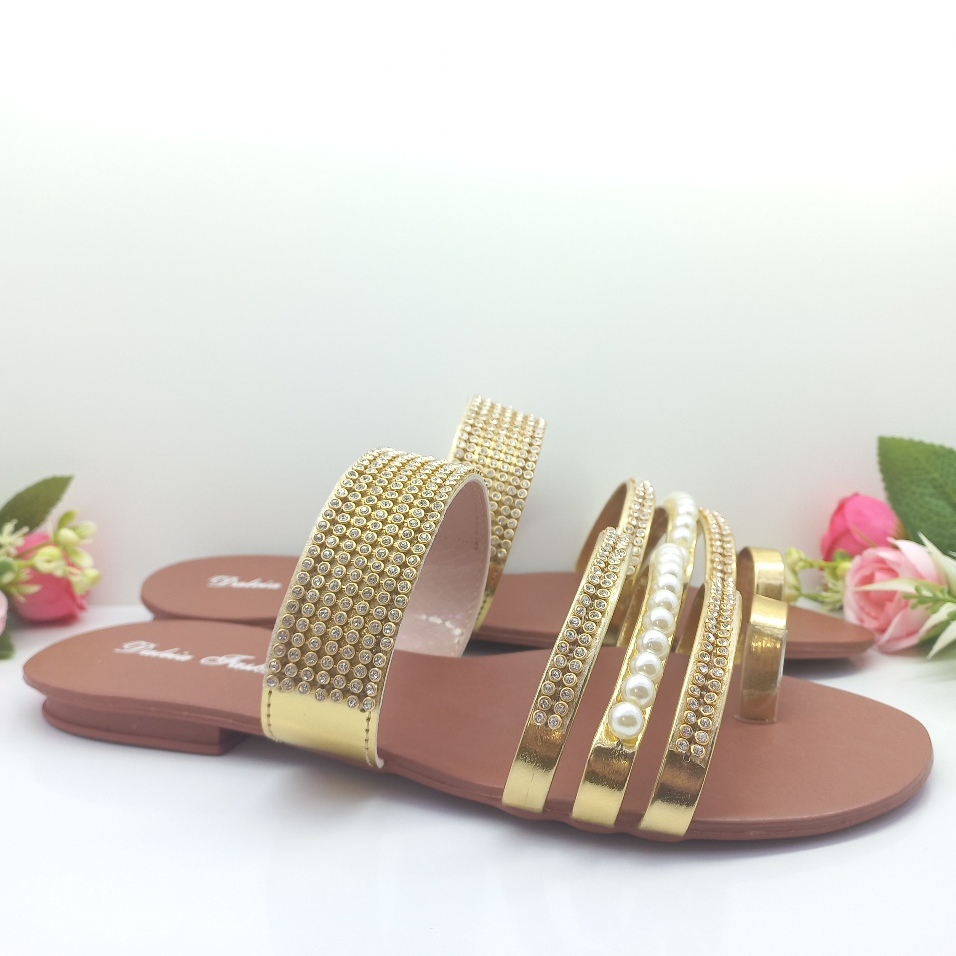 Sandália feminina rasteirinhas daleia fashion com peróla sempre na moda com bordado a mão em Oferta na Shopee