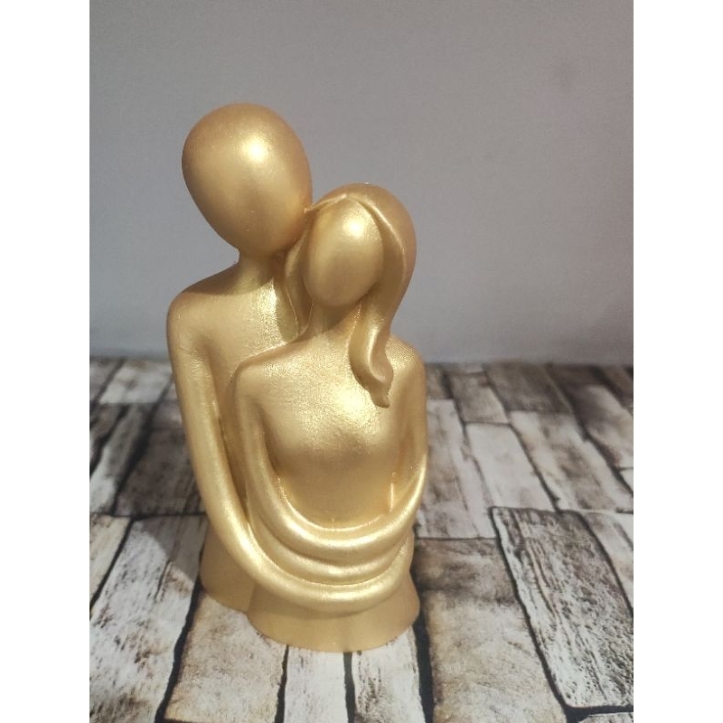 Decoração Estátua Casal decorativa, escultura Casal abraçados, feita de gesso