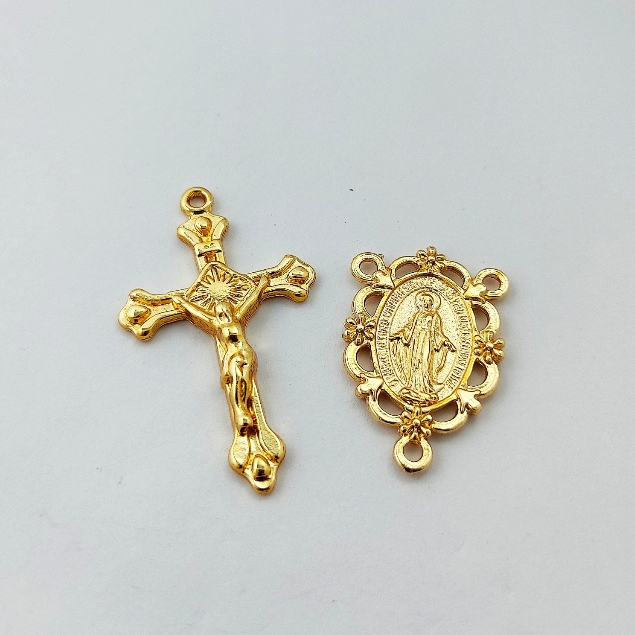 Kit com 10 Crucifixo +  10 Entremeio Nossa Senhora das graças em Oferta na Shopee