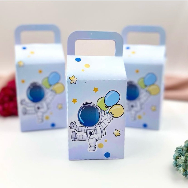Kit 10und Caixa Milk Astronauta Personalizada / Lembrancinha Astronauta / Decoração astronauta / Aniversário Astronauta