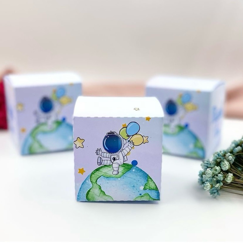 Kit 10und Caixa Cubo Astronauta Personalizada / Lembrancinha Astronauta / Aniversário Astronauta / Decoração Astronauta