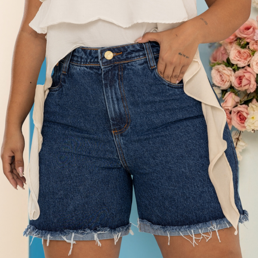 Short Jeans Bermudinha Plus Size Barra Feita Liso Arrumado