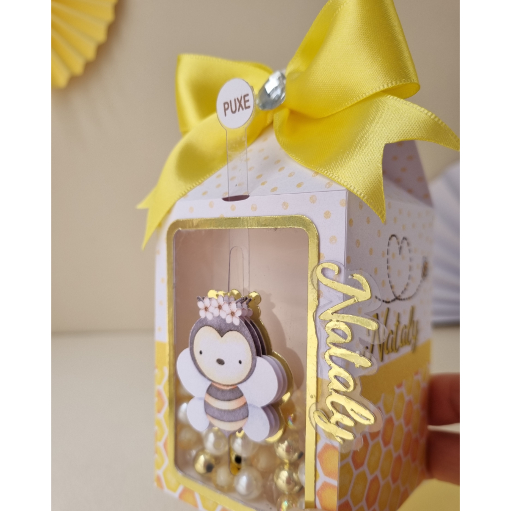 Caixa Milk Abelhinha Luxo /Lembrancinha personalizada Abelha / aniversário Abelhinha / nterativa com a abelhinha subindo