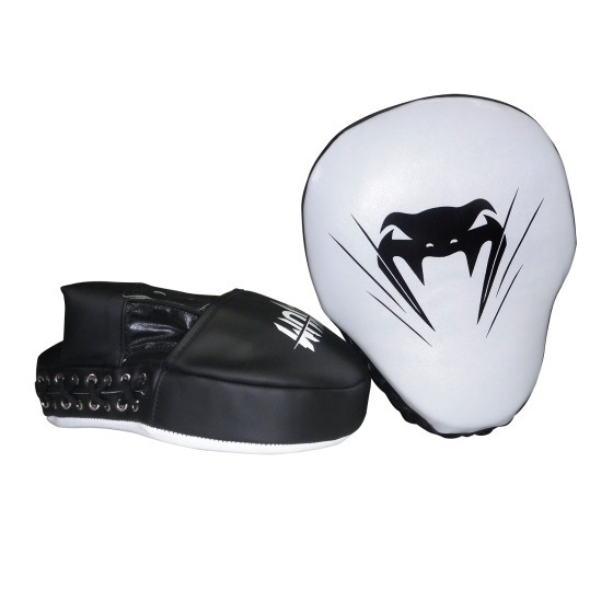 MANOPLA APARADOR DE SOCOS VENUM PERFORMANCE - PRETO/ BRANCO