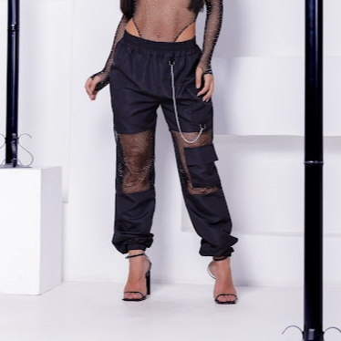 Calça Cargo Feminina com Tela Brilho e Corrente – Estilo Streetwear Fashion Tendência 2025 em Oferta na Shopee