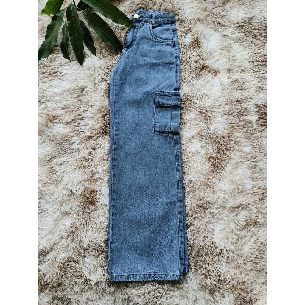 Calça jeans cargo de wide leg de feminina de cintura alta tecido grosso com mamorizado