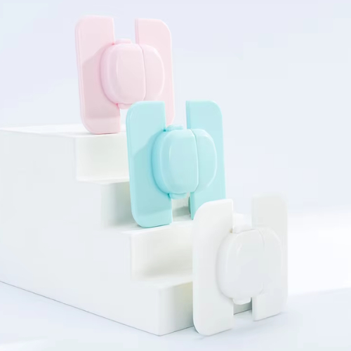 Kit 2 Trava de segurança para bebês geladeira armários colável