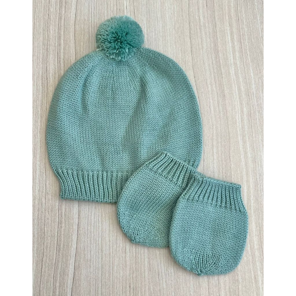 Kit gorro e luvas em tricot verde menta