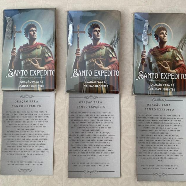 Santinhos Santo Expedito Kit com 100 Santinhos + Lâmina Cianita Azul Brinde