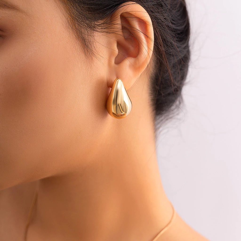 Brinco Gota D'Agua Virgula Elegante Dourado e Prata Folheado Moda Blogueira