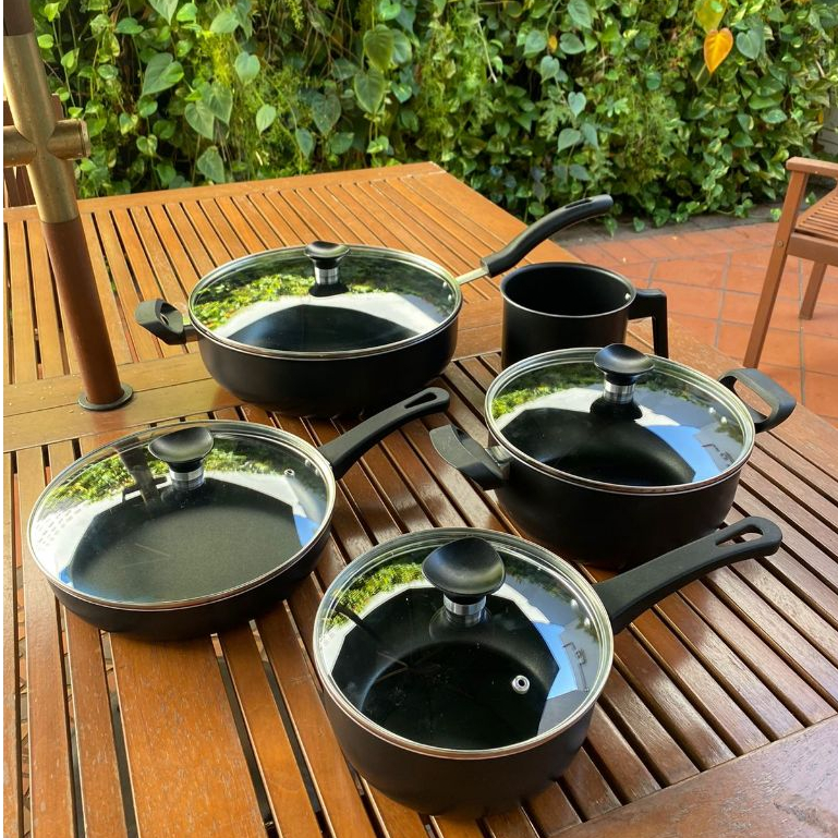 Panela com Cabo Reto + Caçarola + Frigideira + Caneco n°14 + Wok (Premium) Preto