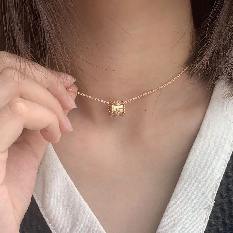 Colar de Aço Titânio Chapeado 18K Ouro Real Quatro Folhas Caleidoscópio Clover Pingente Cadeia de Clavícula