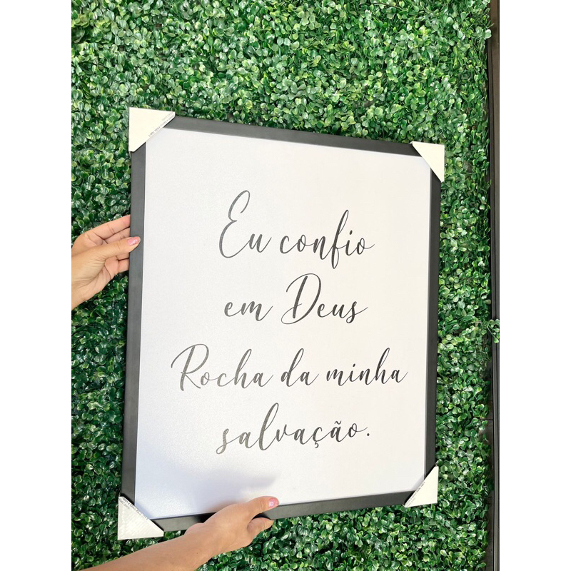 Quadro de Resina Para Caixa De Luz 60x50 EU CONFIO EM DEUS ROCHA DA MINHA SALVAÇÃO (moldura preta)