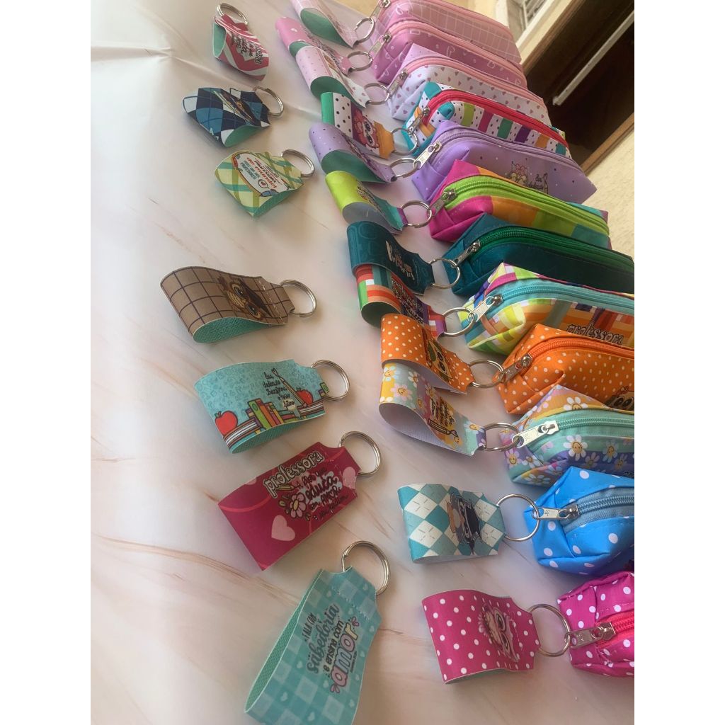 Kit 6 Estojos slim varias estampas tema Dia dos Professores com chaveiros