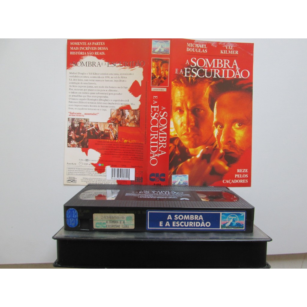 VHS / Fita VHS / A SOMBRA E A ESCURIDÃO / Reze Pelos Caçadores / Legendado /  Original No Estojo Preto / Fita Sem Mofo Original Preta / Exelente / Raríssimo