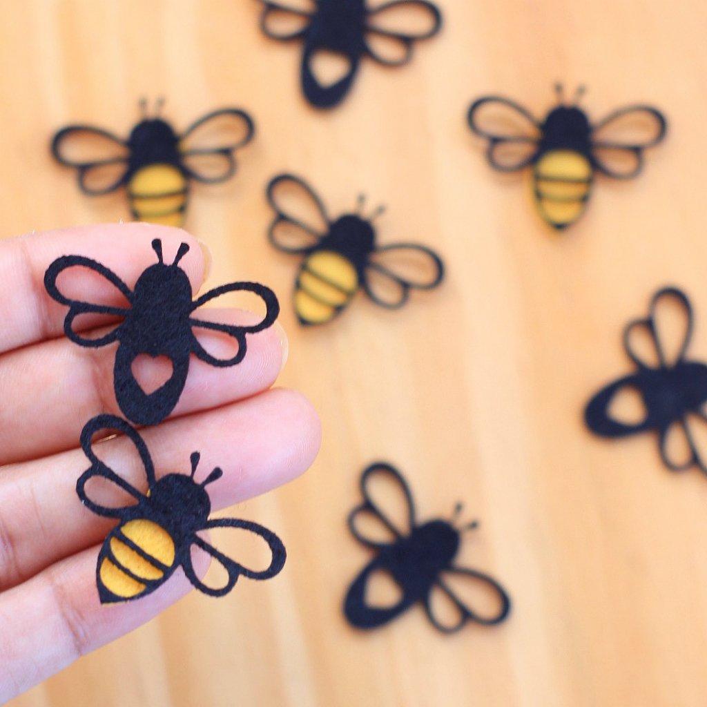 Recorte abelhas vazadas em feltro - Corte a laser - 10 unidades em Oferta na Shopee