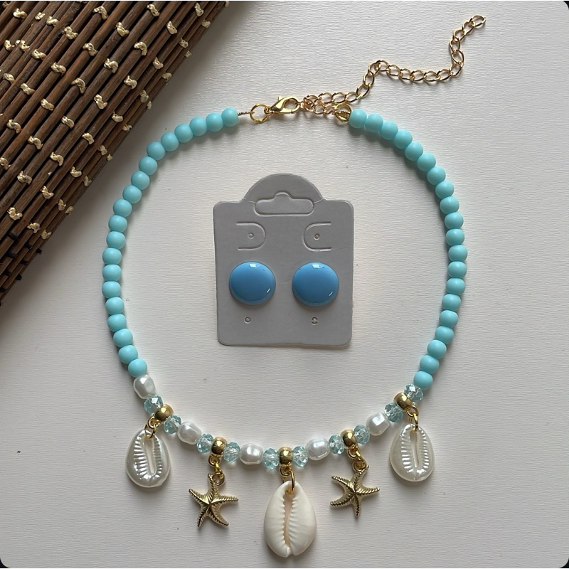 Kit colar moda verão praia + brinco botão resina 1 cm em Oferta na Shopee