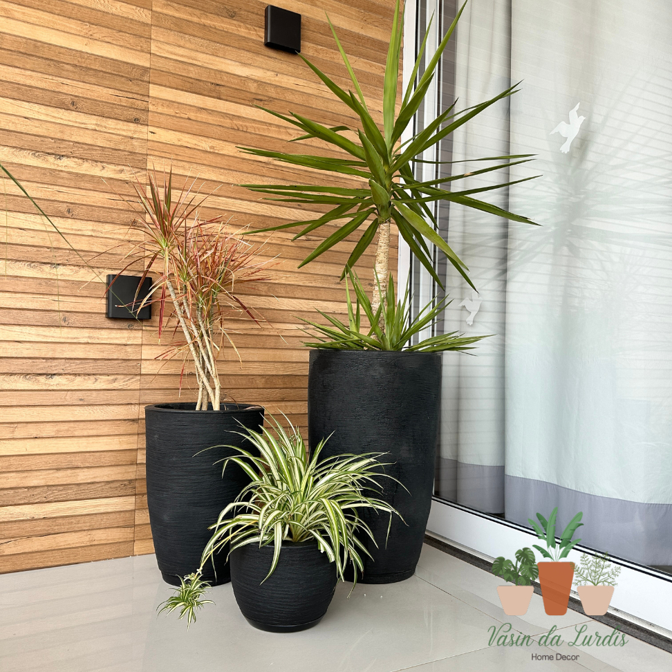 Kit com 3 Vasos Para Planta Com Acabamento Grafiato Com Alturas de 20cm 44cm e 60cm Muito ...