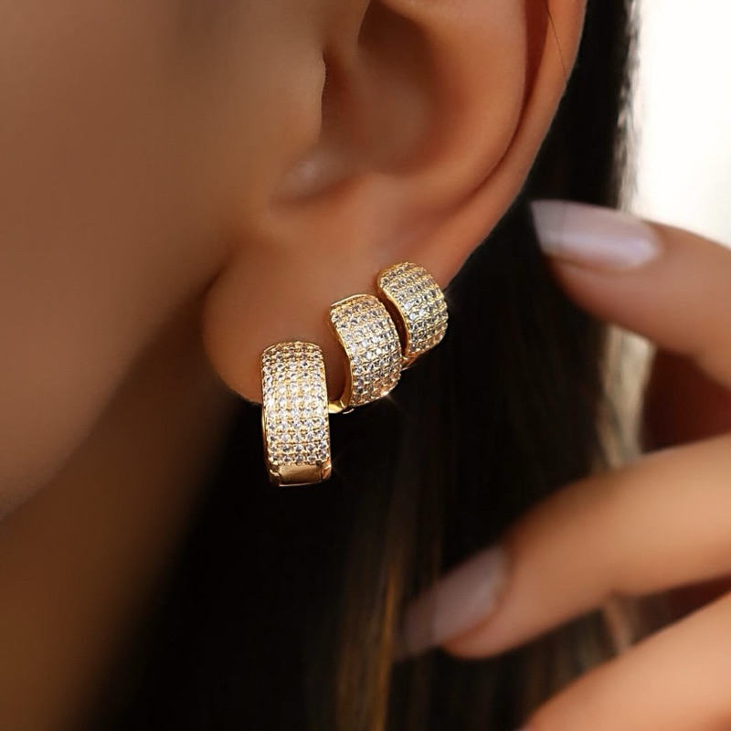 Brinco Feminino Kit Com 3 Dourado ou Prata Trio Cravejado Com Zircônia Glamour Folheado a Ouro 18K em Oferta na Shopee