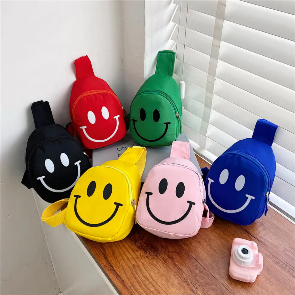 Mini Bolsa Infantil Estampa Sorridente Alça Transversal Regulável 6 Cores