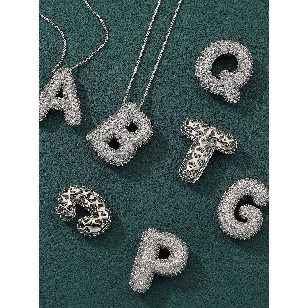 Colar Gringa Letra Inicial Cravejada à Prata 925 e Ouro 18k — imagem 2 de 2