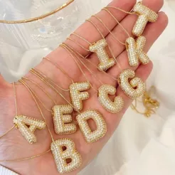 Colar Gringa Letra Inicial Cravejada à Prata 925 e Ouro 18k
