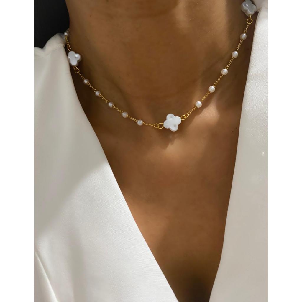 Colar Chocker Trevo de Pérola Colar Dourado Folheado a Ouro elegante sofisticado e delicado