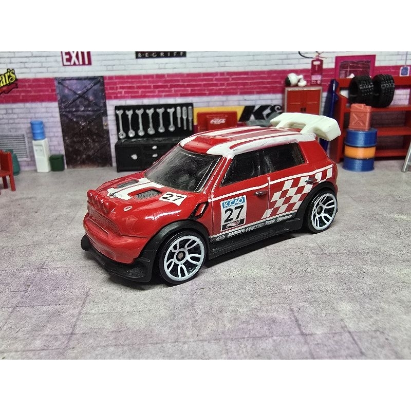 Miniatura Hot Wheels '12 Mini Countryman Rally 2013 HW Stunt Road Carrinho Colecionável Diecast Veículo