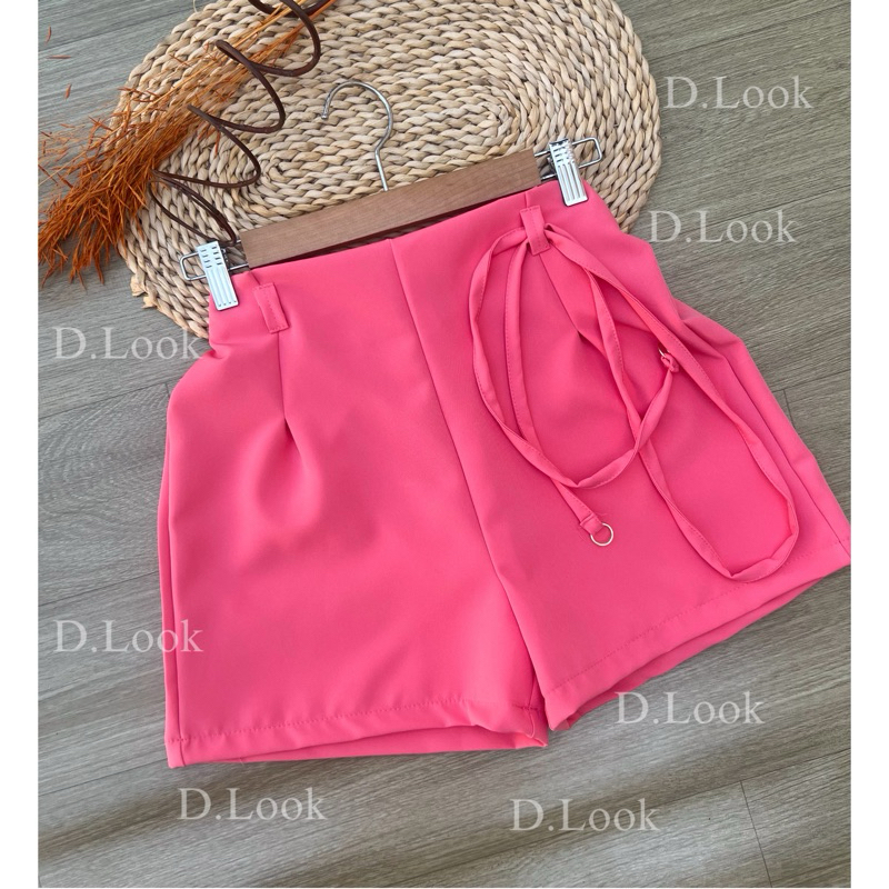 Short Social Feminino Alfaitaria detalhe de cordão com argolinha.