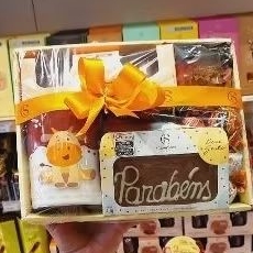 Cesta com Chocolates Para Presente com Caneca - Cacau Show