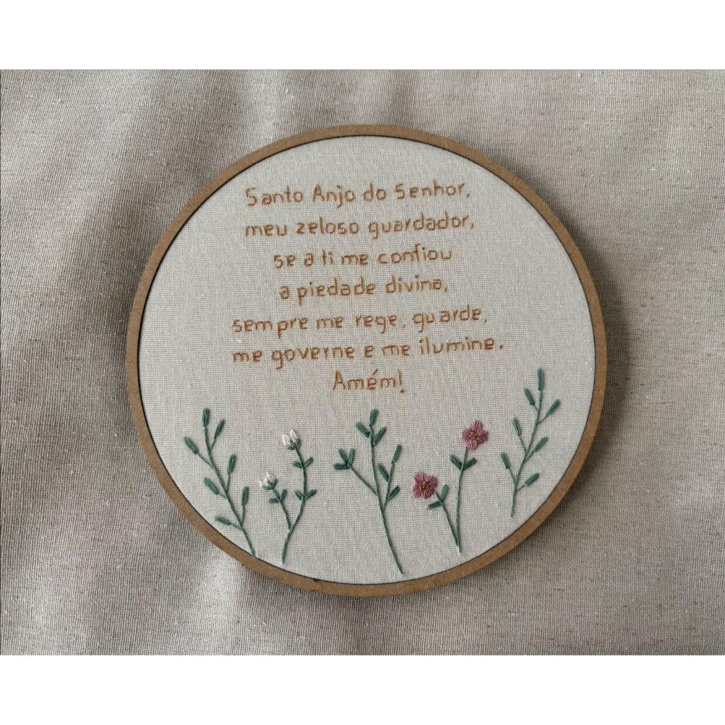 Enfeite de Porta Maternidade Quadro Santo Anjo do Senho Floral Bordado