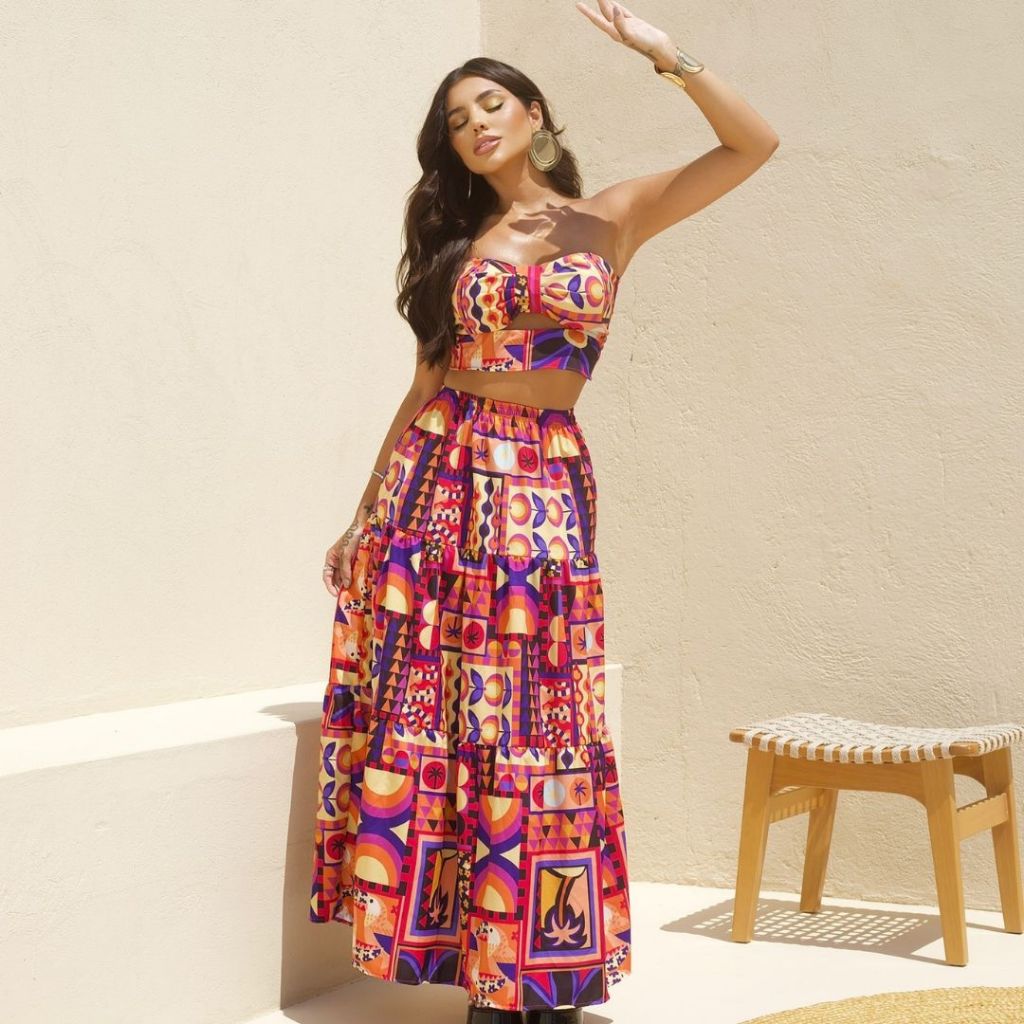 Conjunto Com Estampa Floral Cropped Tomara que Caia E Saia Longa Estiloso Moda Praia REF: Valeria