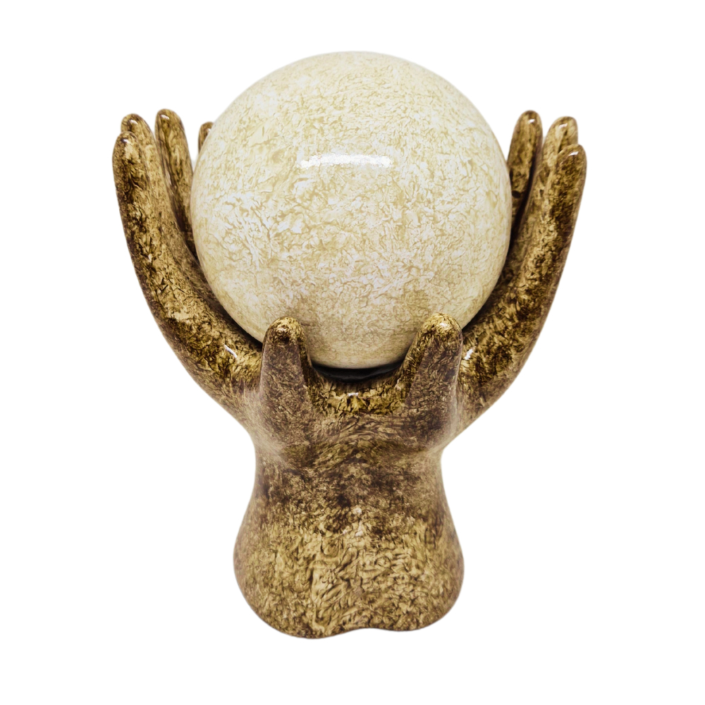 Estatueta Mão com Esfera Enfeite de Cerâmica Decoração Rack Sala Escritório