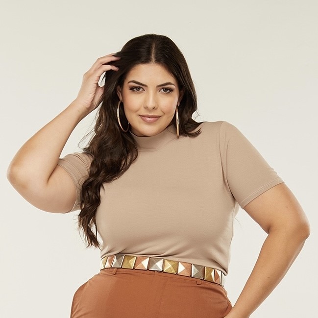 Blusa Blusinha Gola Alta Plus Size GG G1 Estilosa Tendência Blogueira Look Confortável