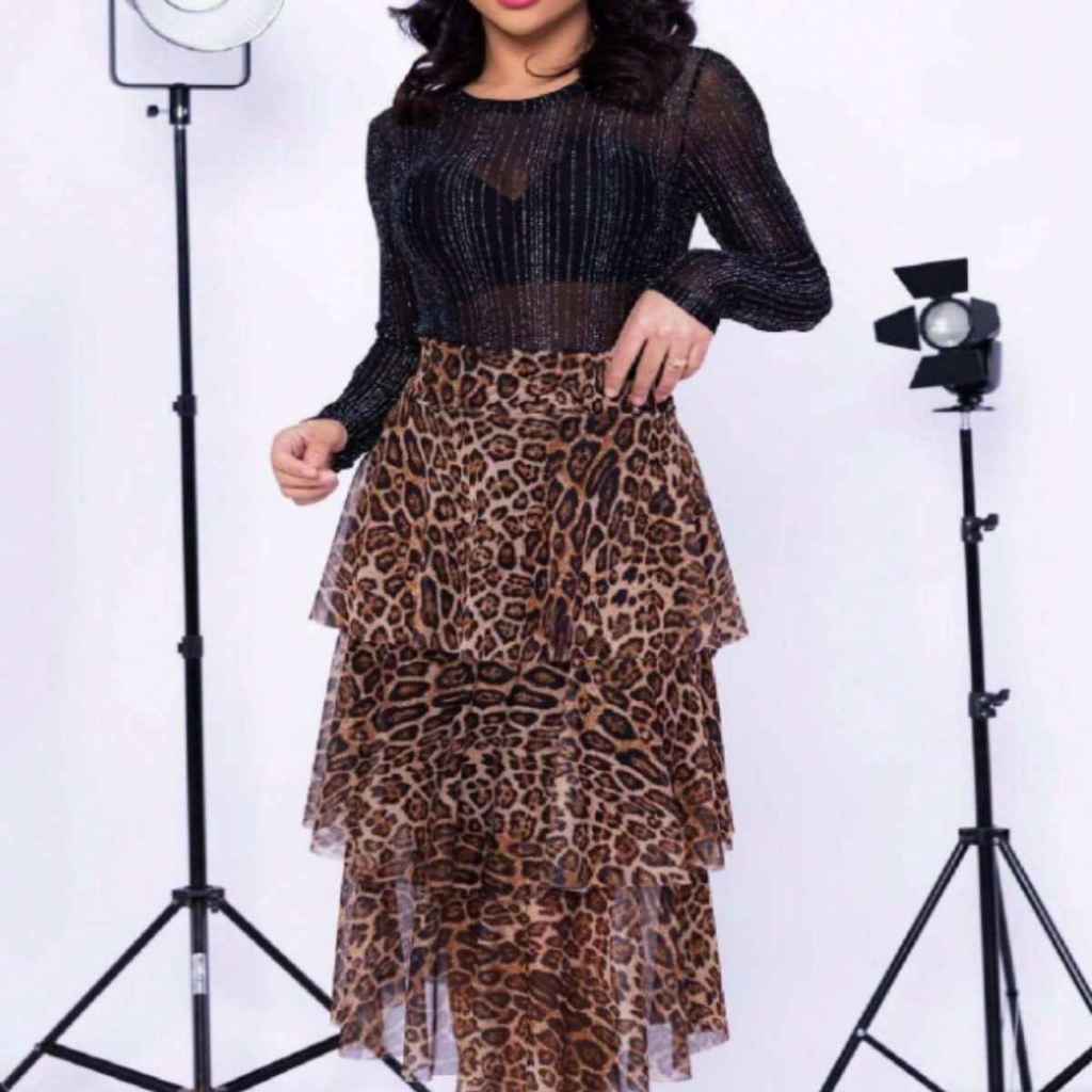 Saia Midi Com Oncinha Moda Fenda Rodada Feminina Blogueira Cristã Casual Ajustável Envio Imediato