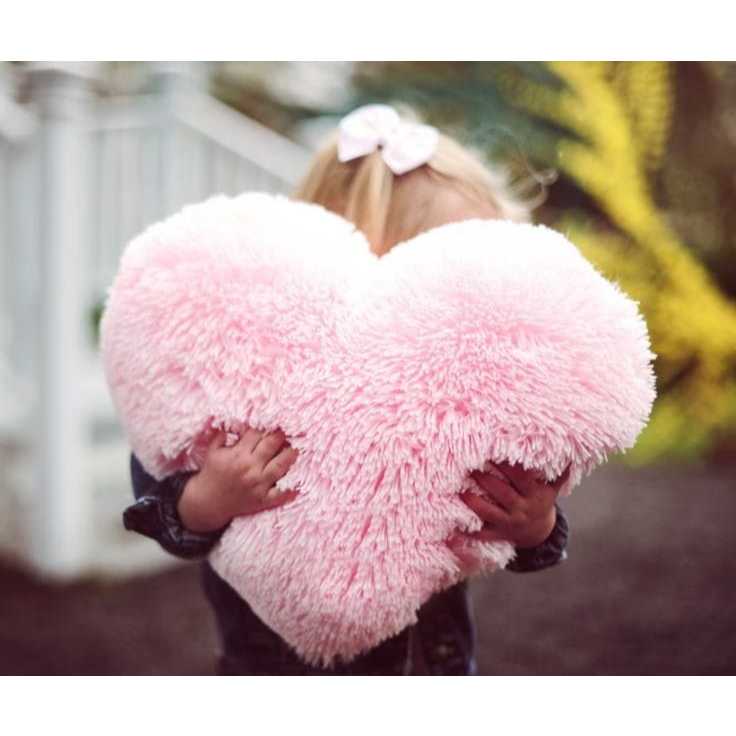 almofada de coração pelúcia felpuda antialérgica 50cm x 45cm