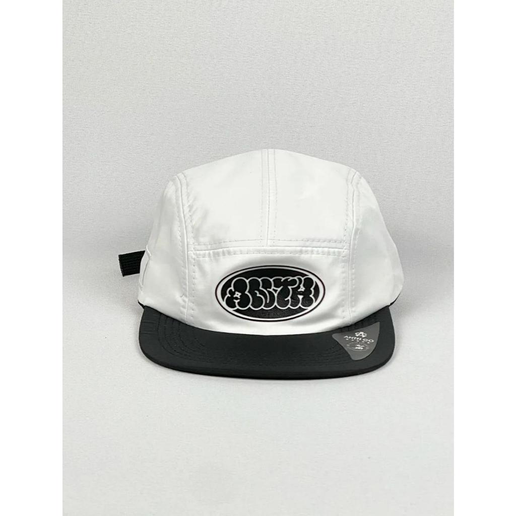 Boné Five Panel Anth Co Suporte Branco e Preto