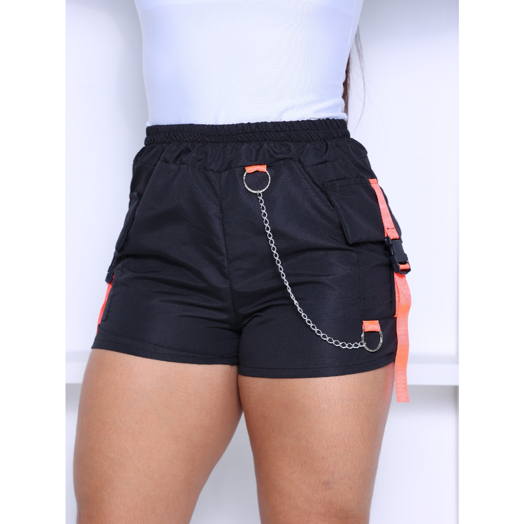 Short Shortinho Cargo Tactel Faixas Coloridas com Bolsos e Corrente em Oferta na Shopee
