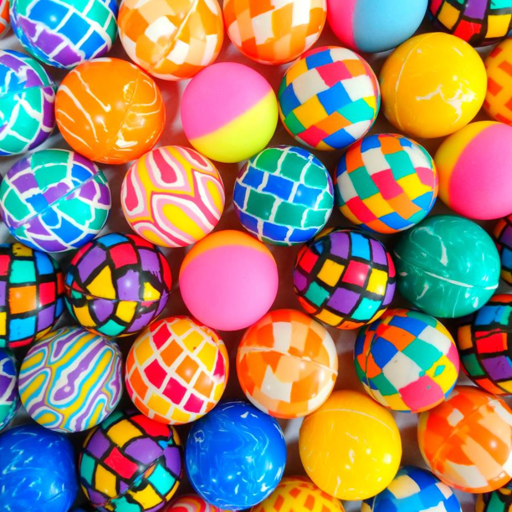 40 Bolinhas Pula Pula 32mm Colorida Cores Sortidas Para Maquina Vending Machine em Oferta na Shopee