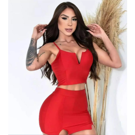 Conjunto Cropped Top de Alcinha com Short Saia com Fenda em Poliaminda Festa Natal Fim de Ano