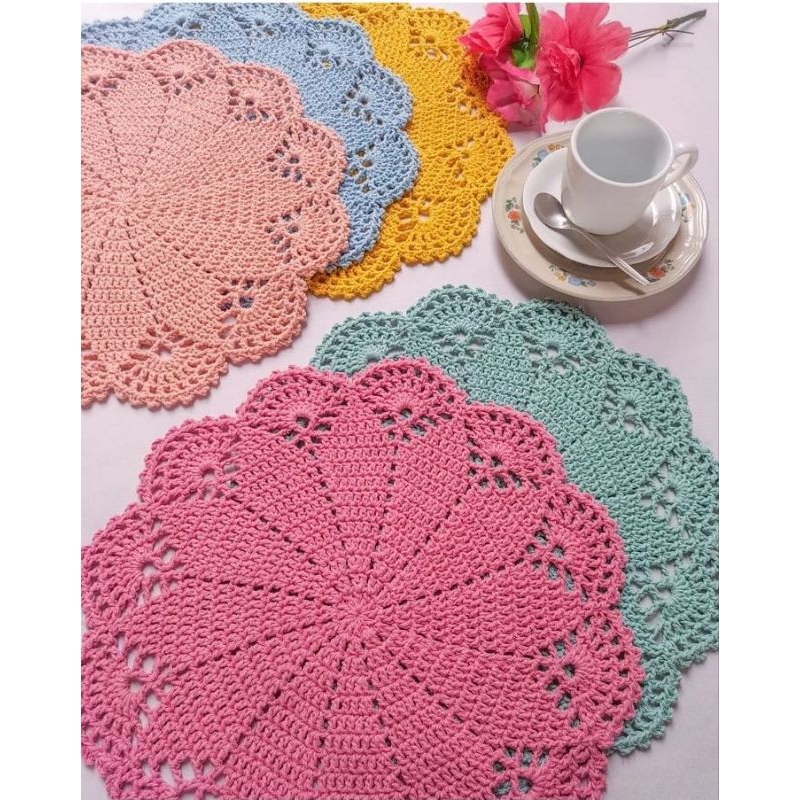 Toalhinha de mesa de crochê Á UNIDADE (40cm X 40cm)