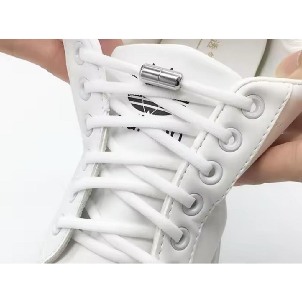 Cadarço Elástico para tênis adultos e crianças com fecho de metal prata na cor branco