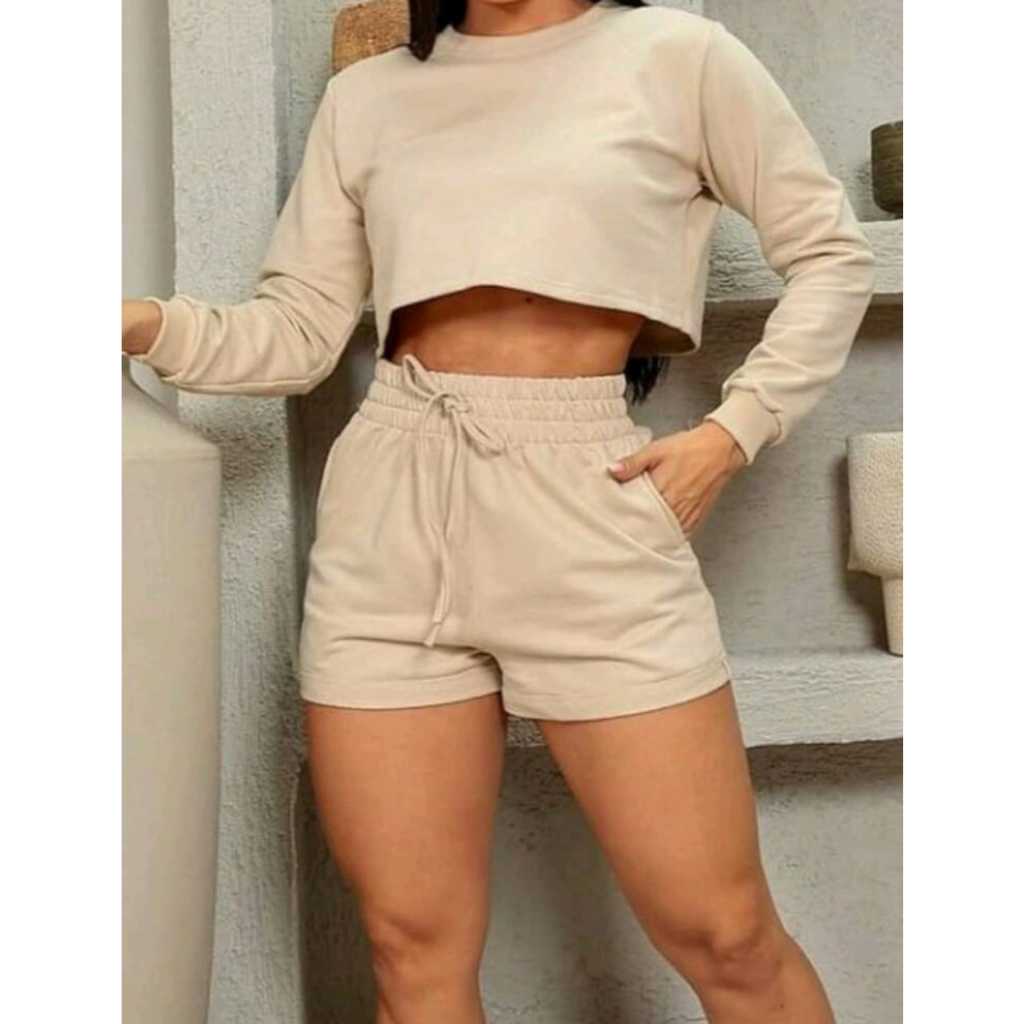 Conjunto Shorts mais cropped manga longa moda e estilo moda feminina moda luxo.