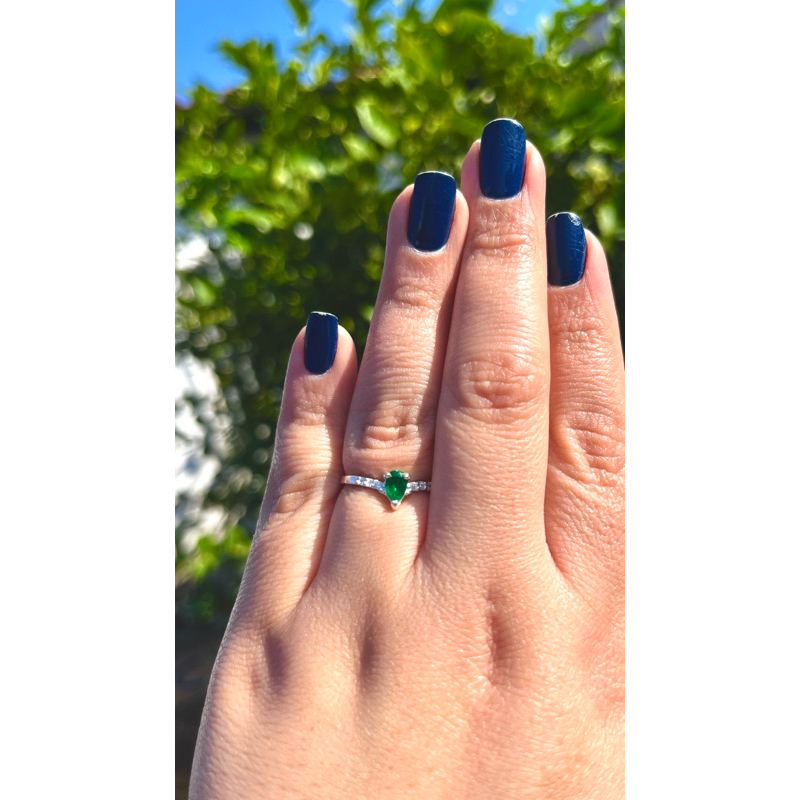 Anel de prata  925 gota 4x6 cravejado de zircônia formatura em Oferta na Shopee