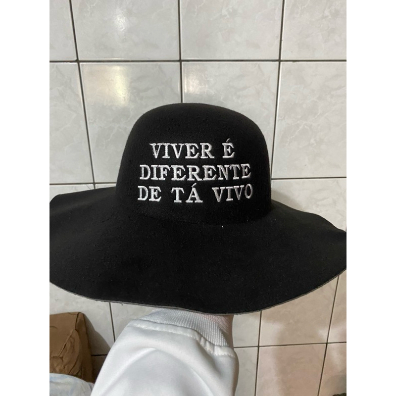 Chapéu cata ovo (viver é diferente de estar vivo)