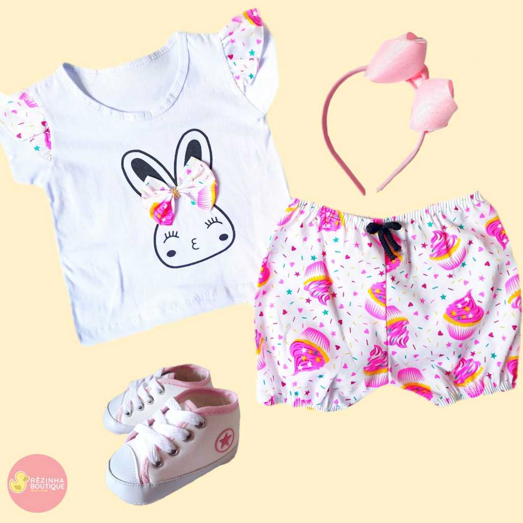 Conjunto infantil bebês meninas 4 peças de malha de algodão 6 a 9 meses camiseta + shorts estampada bichinhos cupcakes rosa + Tênis rosa + tiara rosa com laço e brilho luxo