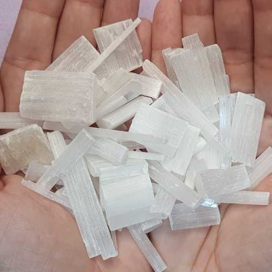 Cascalhos de Selenita Branca | Purificação e Limpeza da Aura | Cristal Pedra Natural Bruta