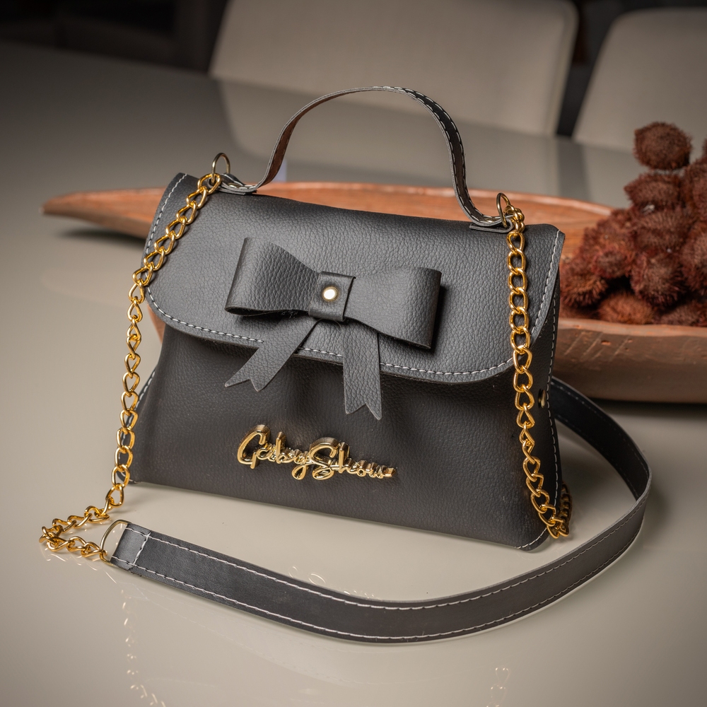 Bolsa Feminina Bauzinho Pequeno de Laço,Alça em Sintético e Corrente,Fechamento Magnético,Sintético PU.Gaby Show