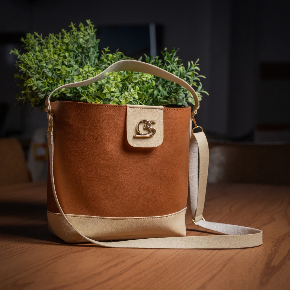 Bolsa Feminina Charmosinha Média, Bolsa de mão e Transversal, Sintético PU, Bolsa Para Festa e Dia a Dia. Gaby Show